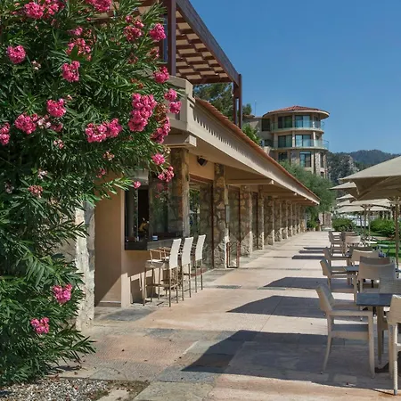 Marti Hemithea Szálloda *